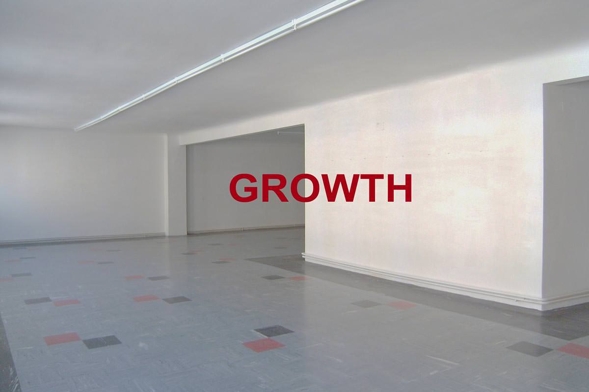 Leerer Raum, Schriftzug Growth