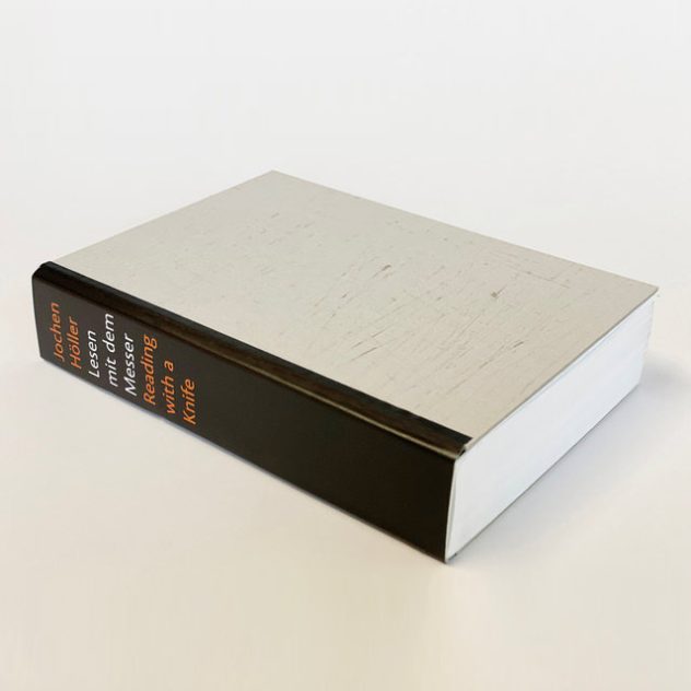 READING WITH A KNIVE / LESEN MIT DEM MESSER